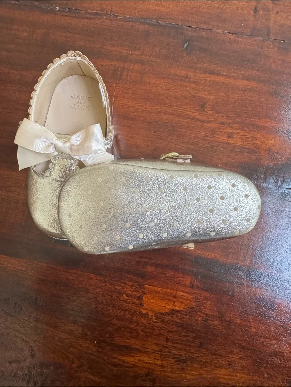 Janie and Jack Baby Girls Gold‎ Metallic Scalloped Bow Mary Jane 18-24m